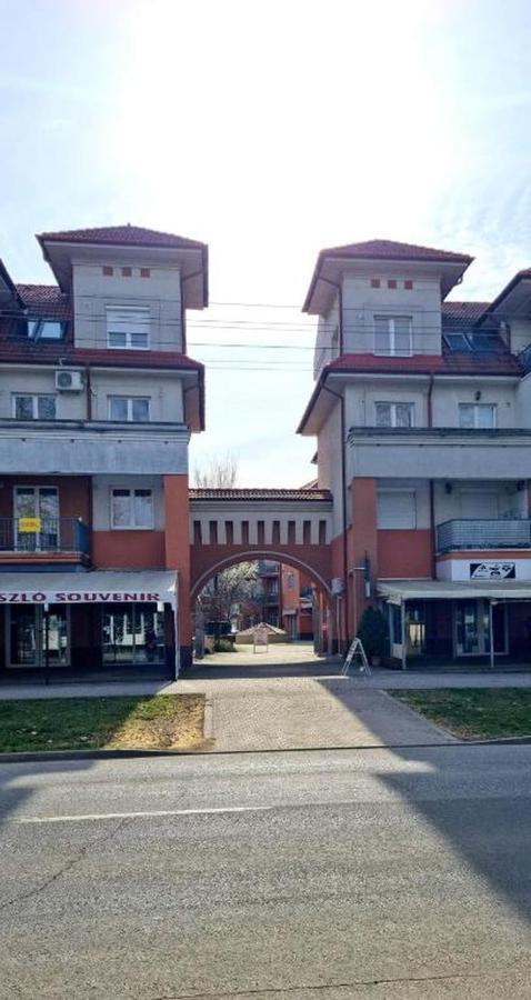Tilla Apartman Hajduszoboszlo Luaran gambar
