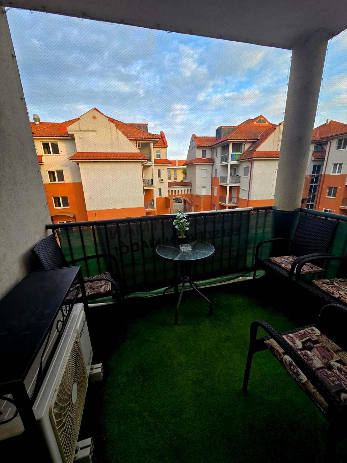 Tilla Apartman Hajduszoboszlo Luaran gambar